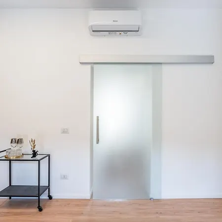 アパート Bilocale Moderno - Center